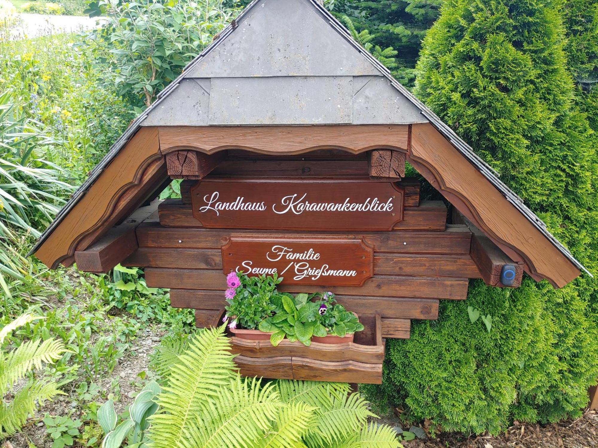 Landhaus Karawankenblick Himmelberg ภายนอก รูปภาพ