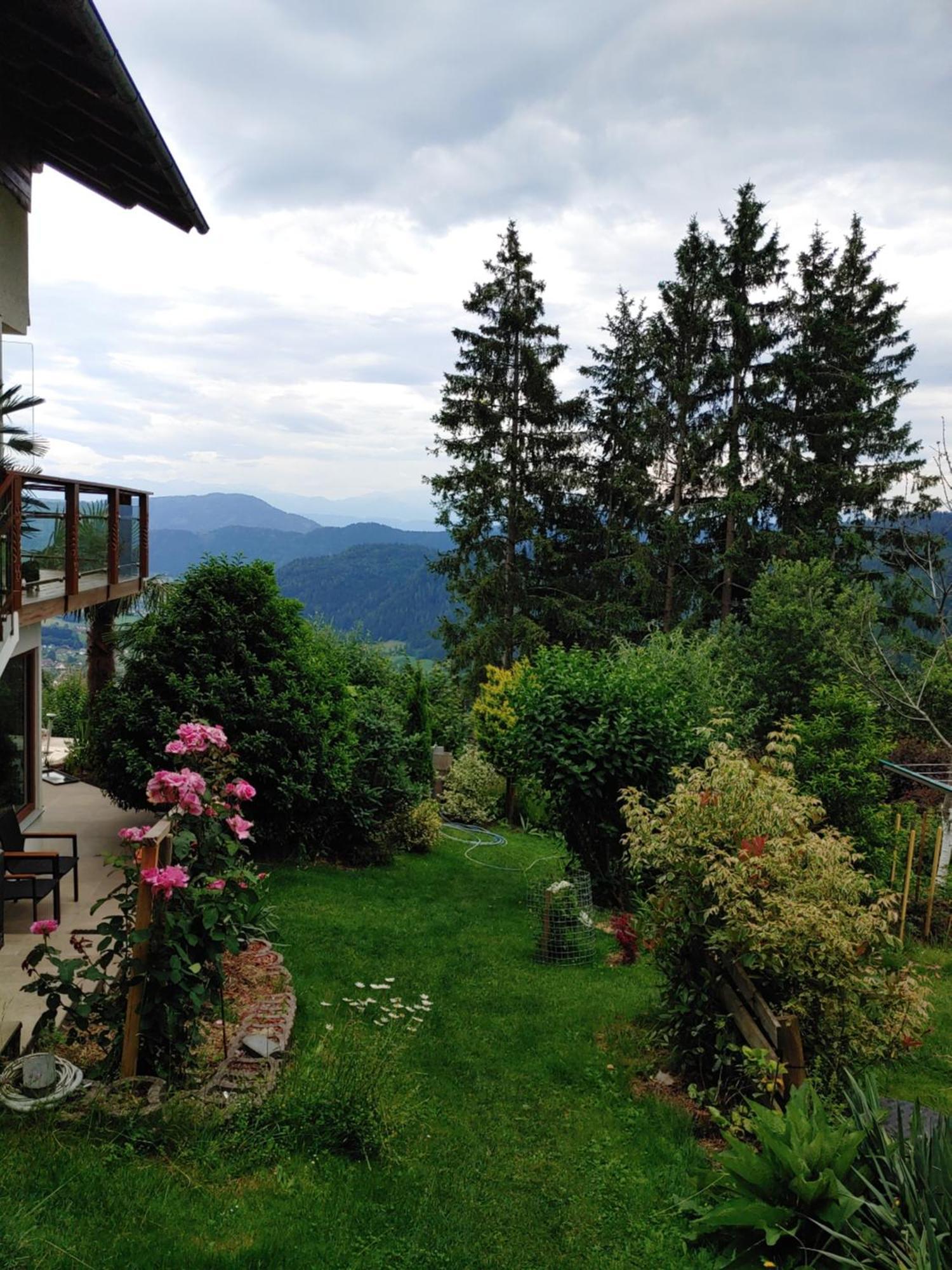 Landhaus Karawankenblick Himmelberg ภายนอก รูปภาพ